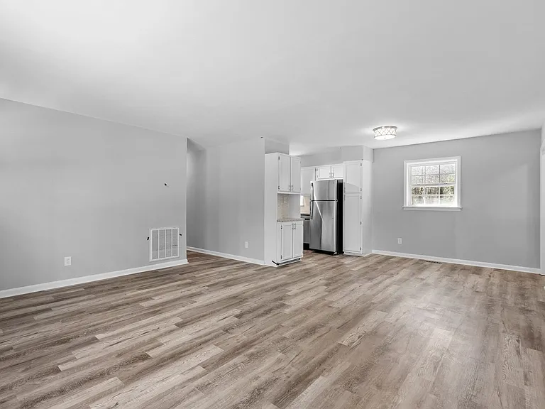 2604 Greyson St — Photo 2