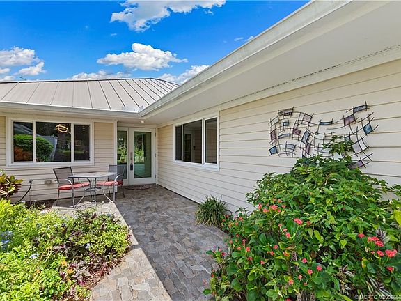 3rd image of 5203 SE Club Way