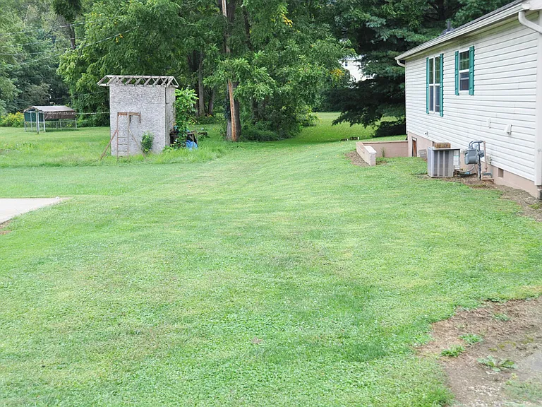 404 Neighbor St — Photo 20