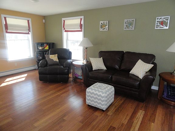 3rd image of 4 Balsam Dr