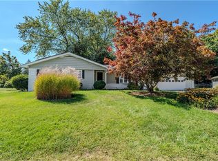 28 Cadoret Dr, Cumberland, RI 02864