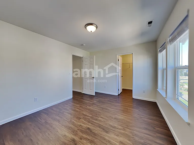 9510 187th St E — Photo 19