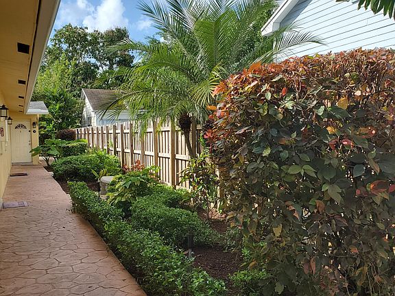 3rd image of 818 Tequesta St APT 1