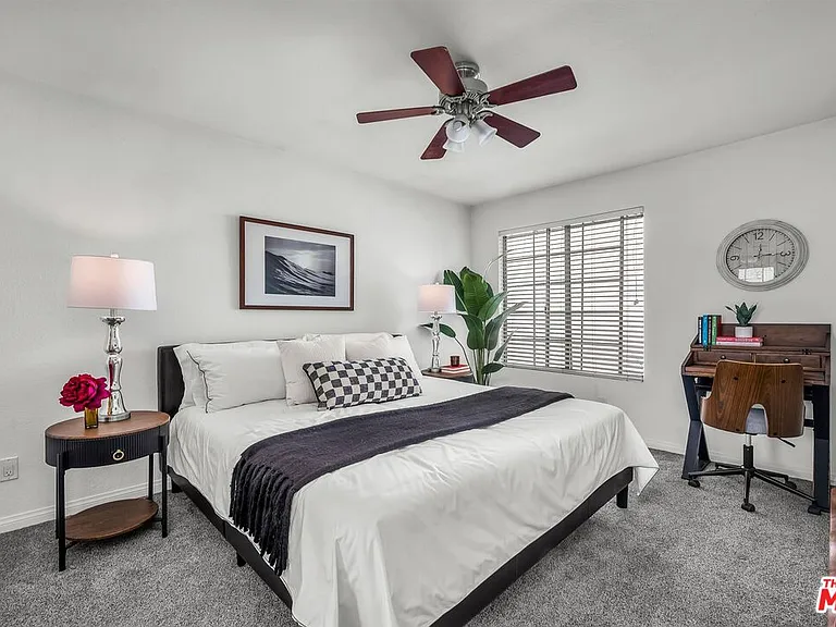 21520 Burbank Blvd #313 — Photo 12