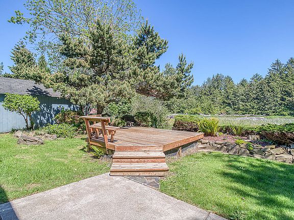 3rd image of 4702 SE 51st St