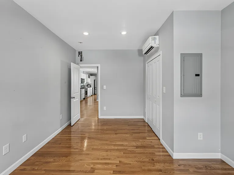 353 Sumner St #1A — Photo 9