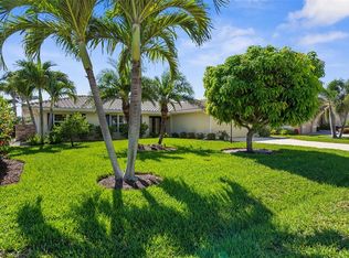 2160 Palm Tree Dr, Punta Gorda, FL 33950