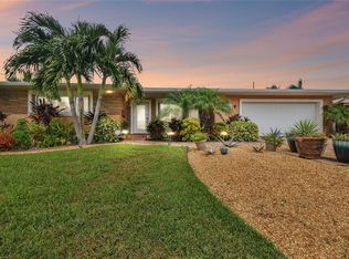 2200 W Bay Isle Dr SE, Saint Petersburg, FL 33705