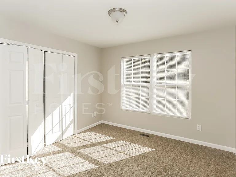 1018 Austin Ave — Photo 9