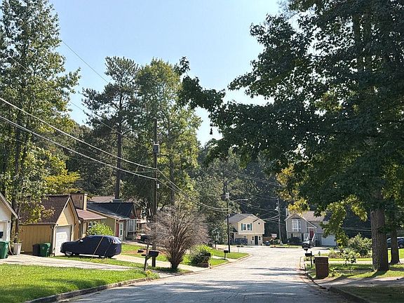 5th image of 5498 Marbut Forest Ct