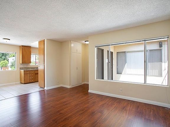 4th image of 99 N Hermosa Ave