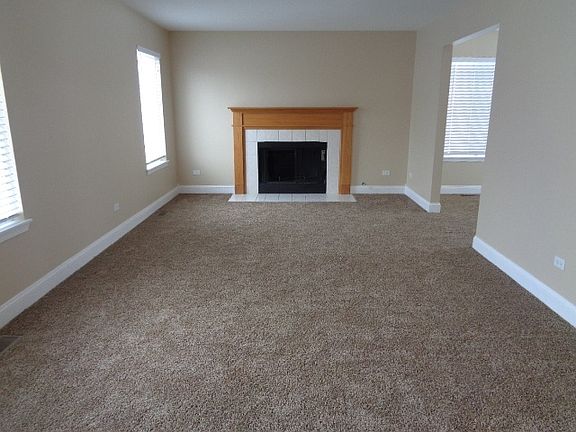 3rd image of 2753 Carlsbad Cir