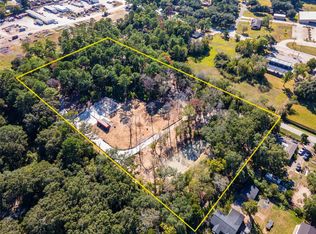 225 Foster St, Alvin, TX 77511