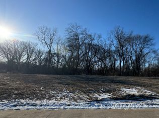 368 Mason Dr, Riverdale, IA