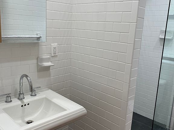 2nd image of 226 Kimberly Pl APT 2A