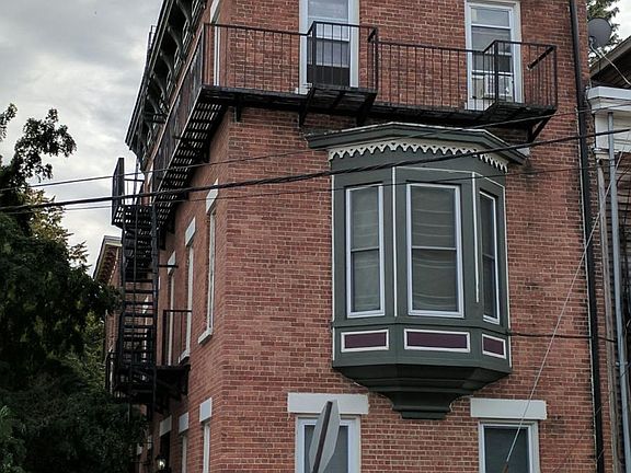 2nd image of 17 Grand St APT 1