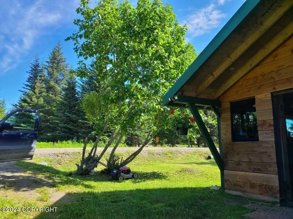 70617 Peggy Dr, Anchor Point, AK 99556
