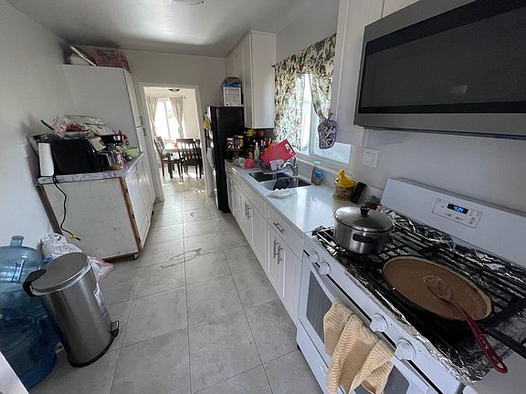 4th image of 45791 Smurr St