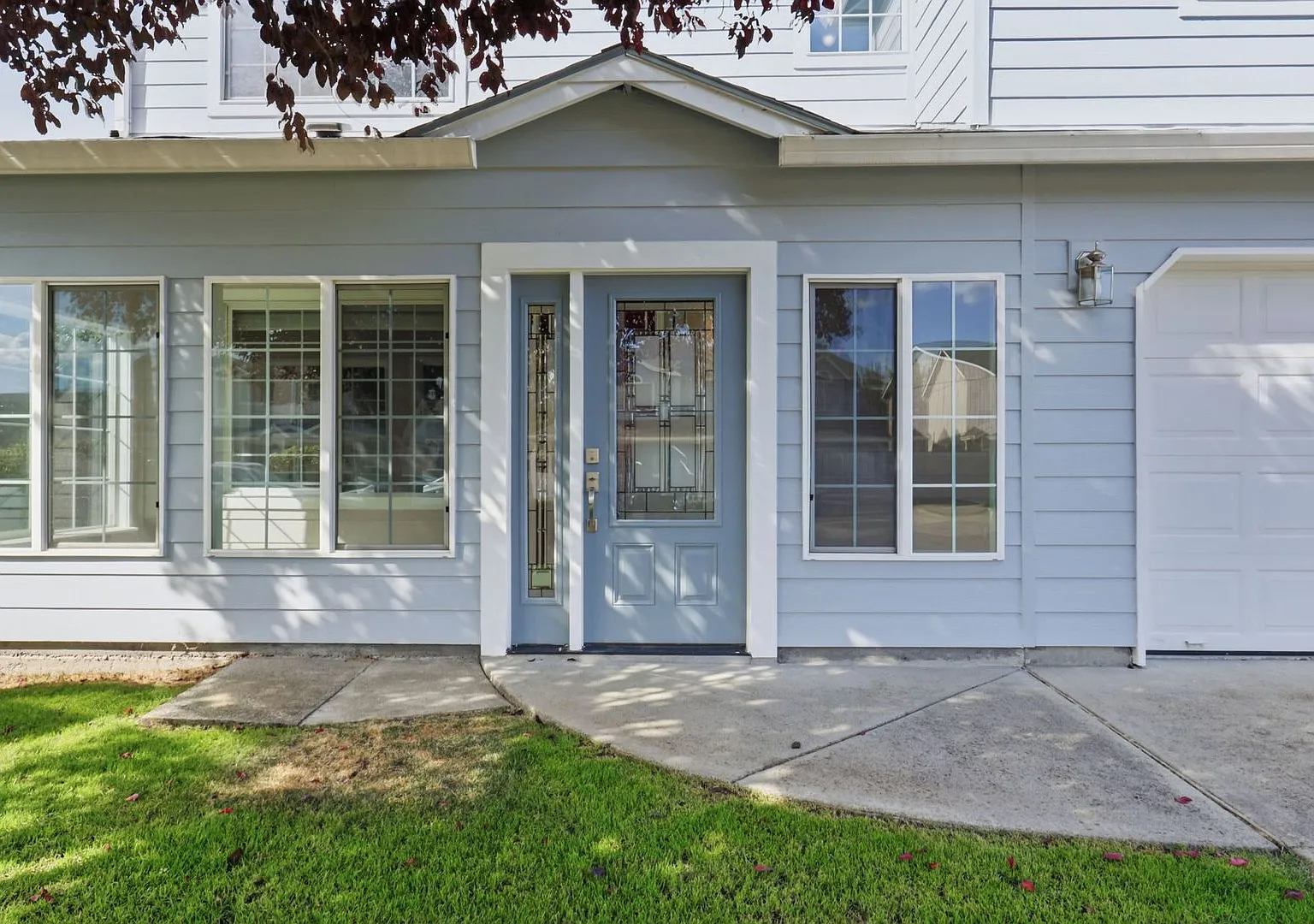 Newly Updated Stunning Home — Photo 2