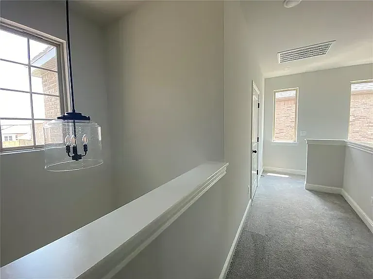 5206 SW York St — Photo 3