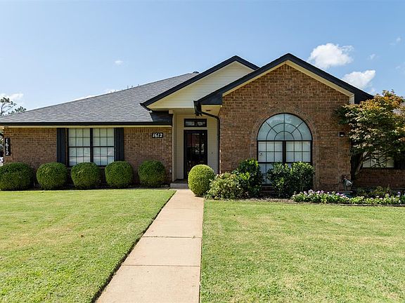 4th image of 1612 Glacier Ln