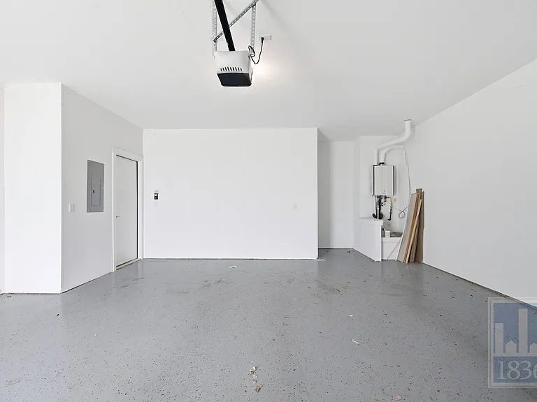10925 Tildon Ave — Photo 24