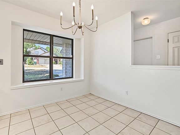 5th image of 1202 Ivybridge Dr