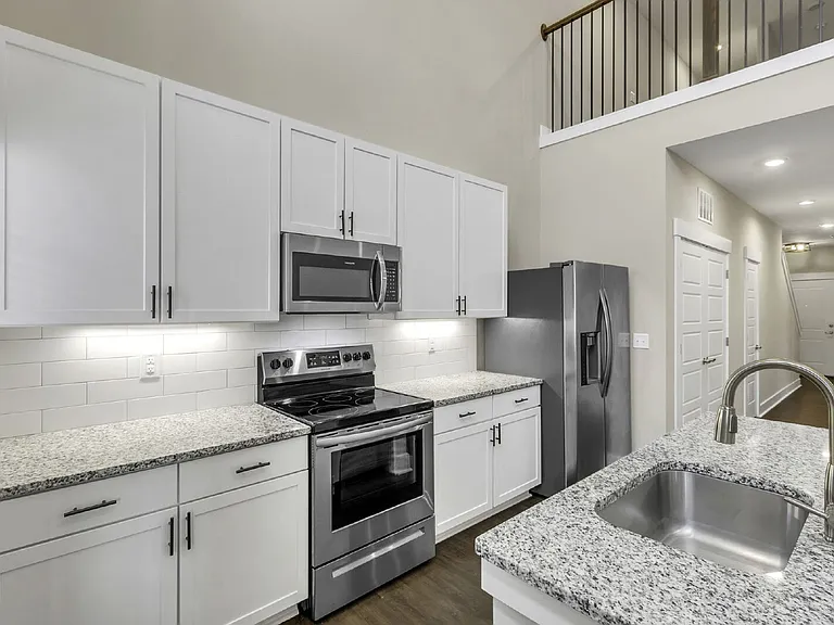 8 Tolar Rd — Photo 9