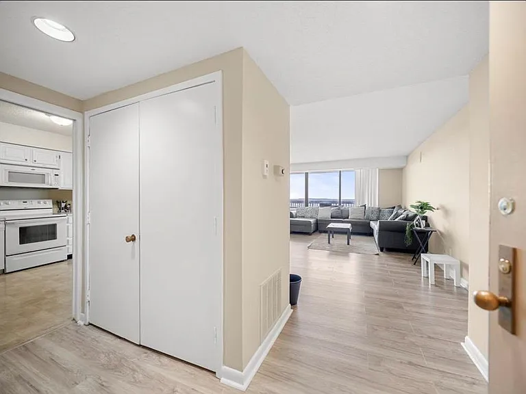 3709 S George Mason Dr #1508E — Photo 2