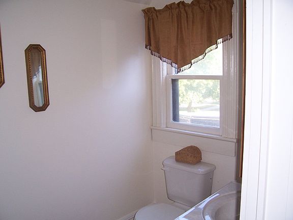 2nd Bathroom
