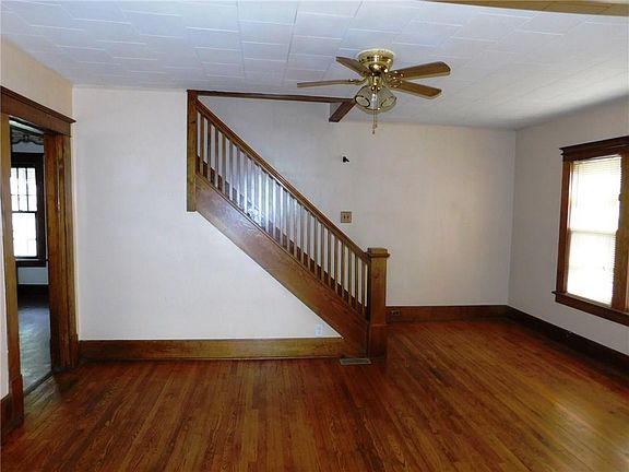 3rd image of 736 Miami St