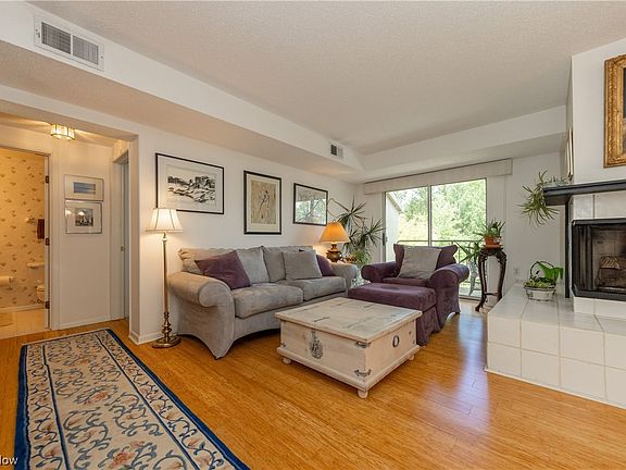 5th image of 26101 Village Ln APT 310