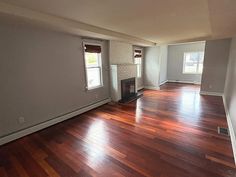 1300 Kings Hwy #1 — Photo 5