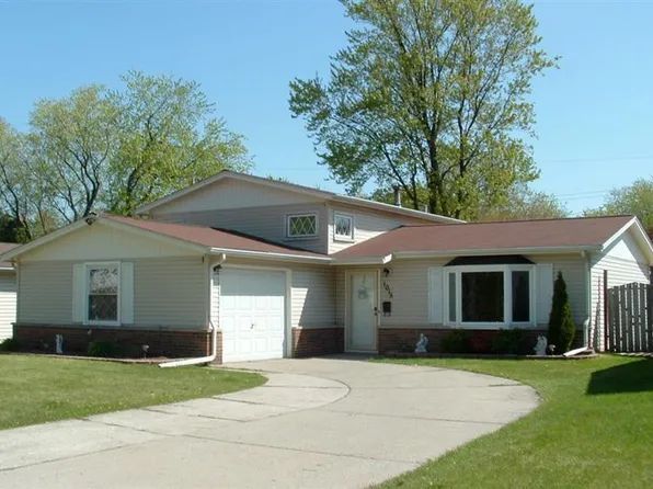 1015 N Lafayette St, Griffith, IN 46319