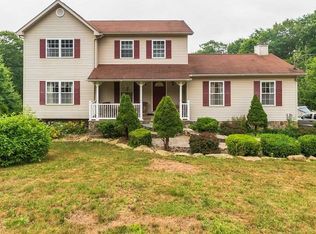 284 Woodmont Rd, Hopewell Junction, NY 12533