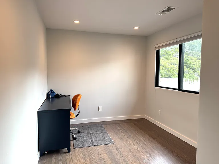 87 Tara Rd — Photo 17