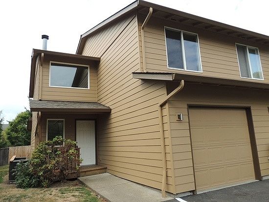 2nd image of 725 SW Meadow Dr