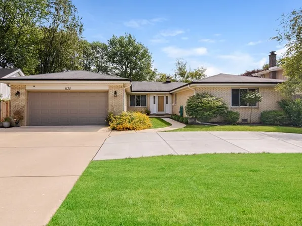 1135 N Dryden Ave, Arlington Heights, IL 60004