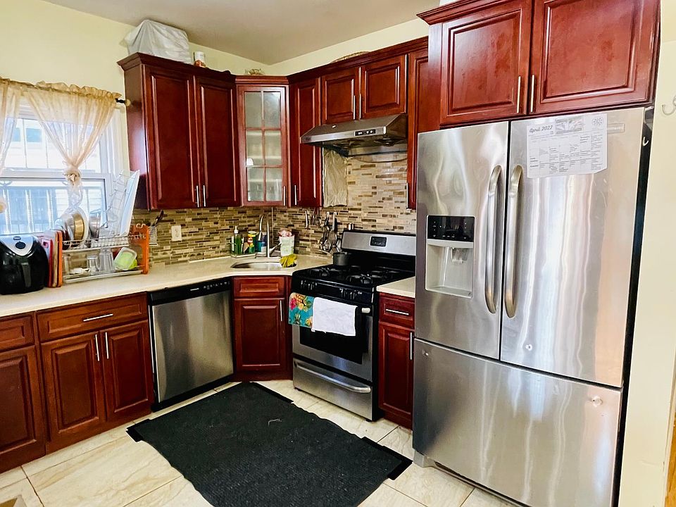1st image of 11941 Sutphin Blvd Floor 1
