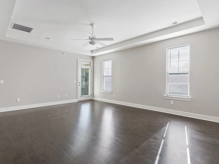 Essex Chase Apartments — Photo 45