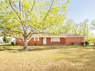 2210 Albany Ave, Waycross, GA 31503
