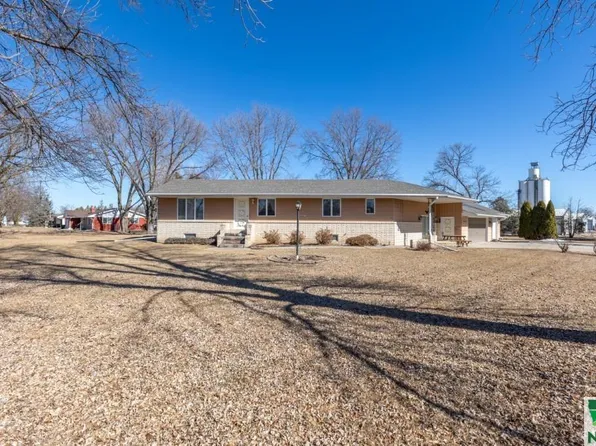 1112 Emerald St, Onawa, IA 51040