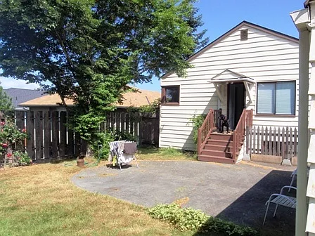 549 NE 89th St — Photo 3