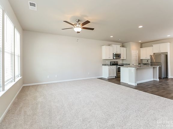 4th image of 711 Jackson Ct