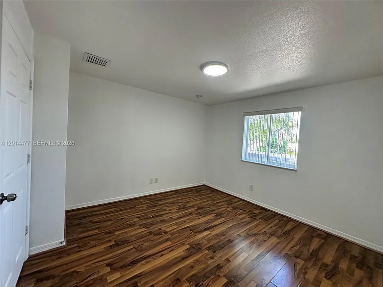 324 NE 3rd St #D — Photo 21