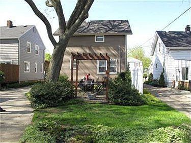 5th image of 20937 Woodstock Ave