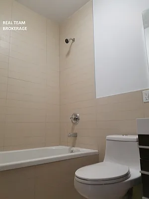 Rented by Real Team Brokerage | media 16