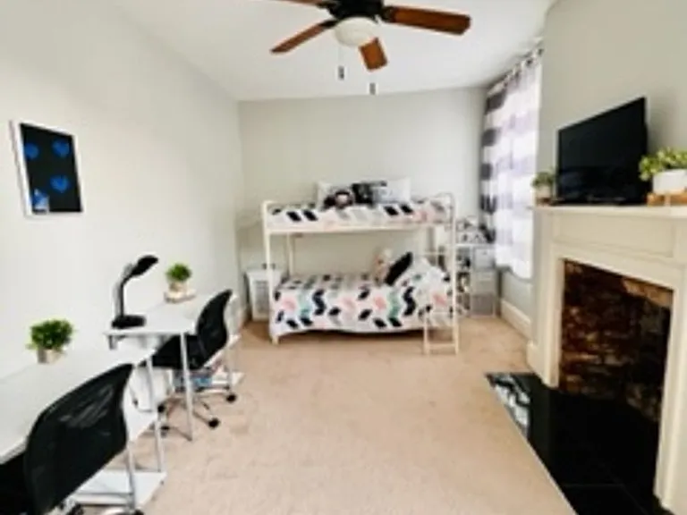 227 W Broughton St #3 — Photo 4
