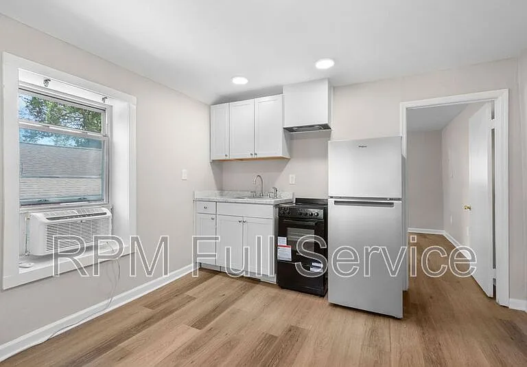 325 54th Ave N #E — Photo 21
