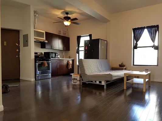 Rented by null | media 28